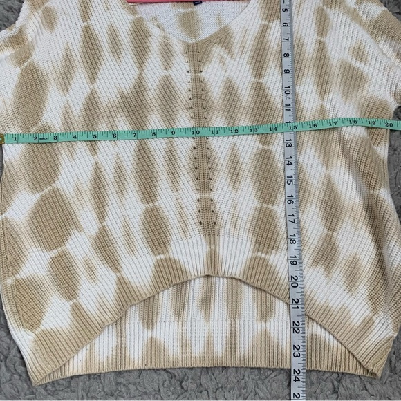 Freshman Tan And Ivory Tie-Dye V-Neck Knit Sweater - Picture 11 of 12